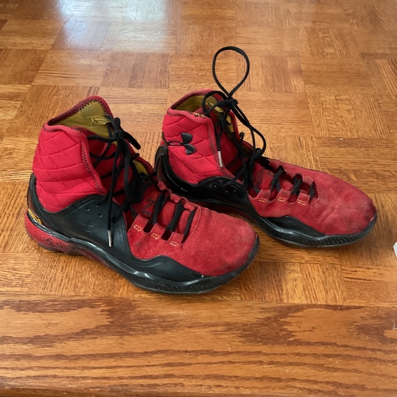 Men’s Under Armour Running Shoes - Picture 2 of 5